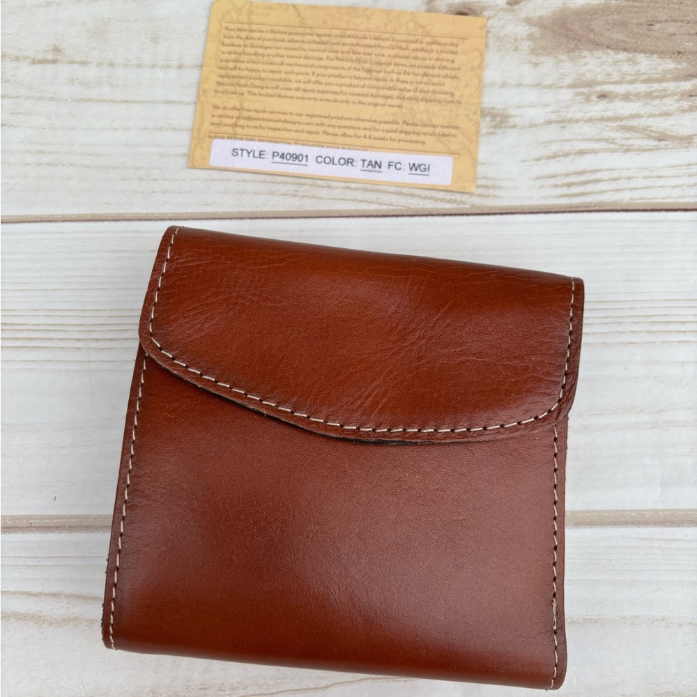 NWOT Patricia Nash Reiti leather wallet